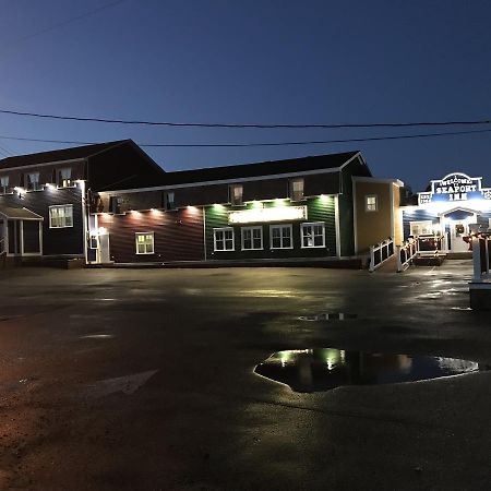 Seaport Inn Port Union Екстериор снимка