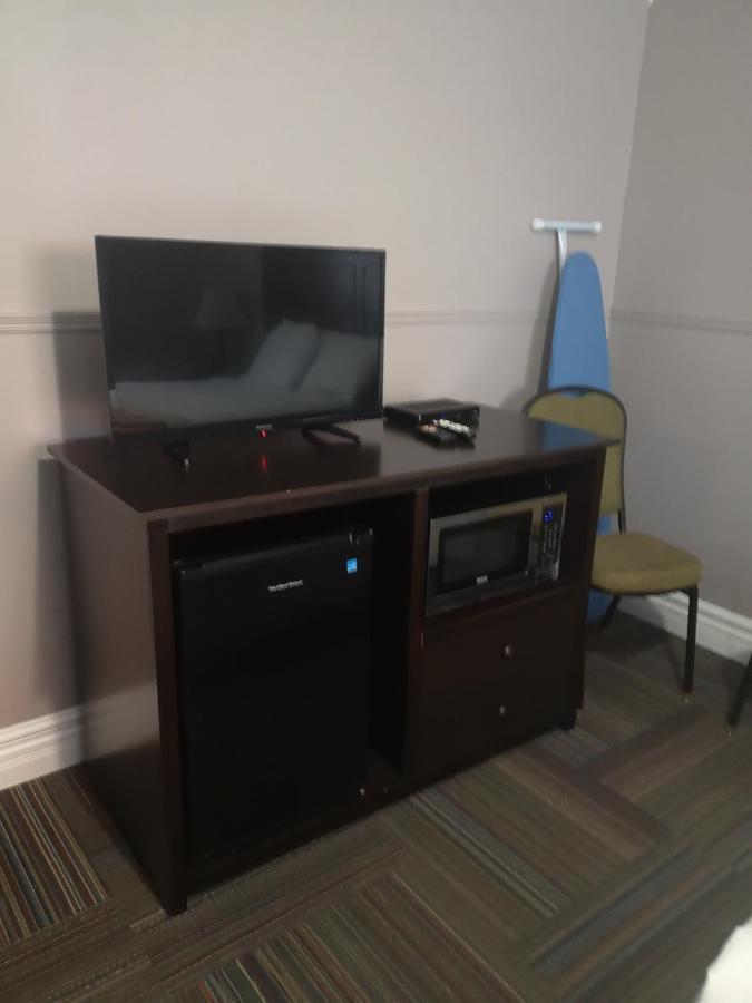 Seaport Inn Port Union Екстериор снимка