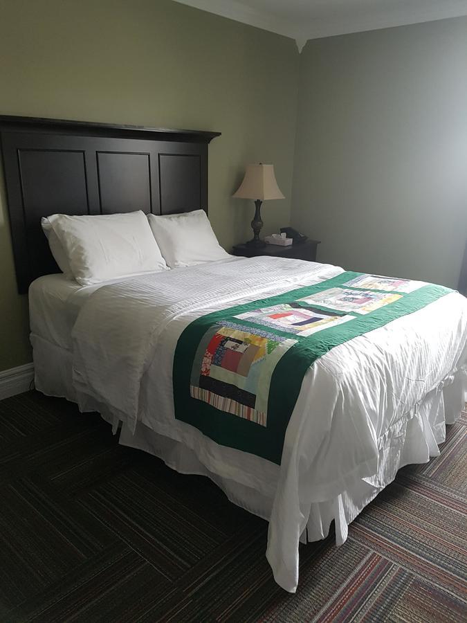 Seaport Inn Port Union Екстериор снимка
