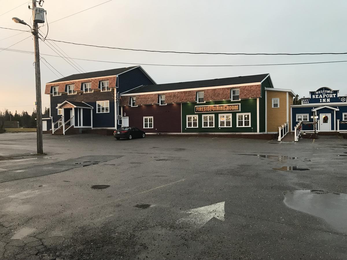 Seaport Inn Port Union Екстериор снимка