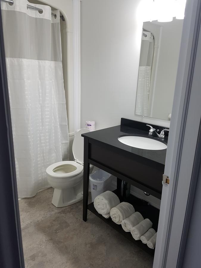 Seaport Inn Port Union Екстериор снимка