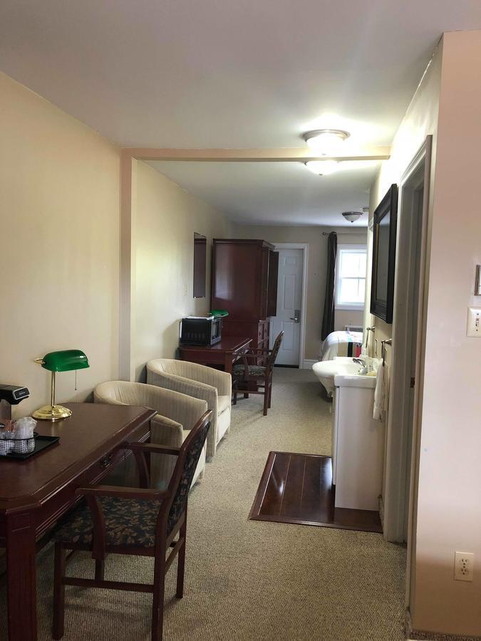 Seaport Inn Port Union Екстериор снимка