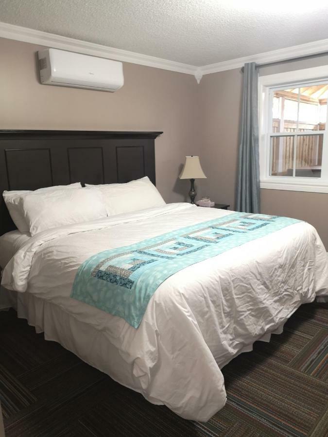 Seaport Inn Port Union Екстериор снимка